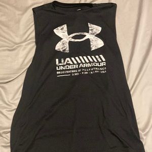 Dry fit under armor shirt